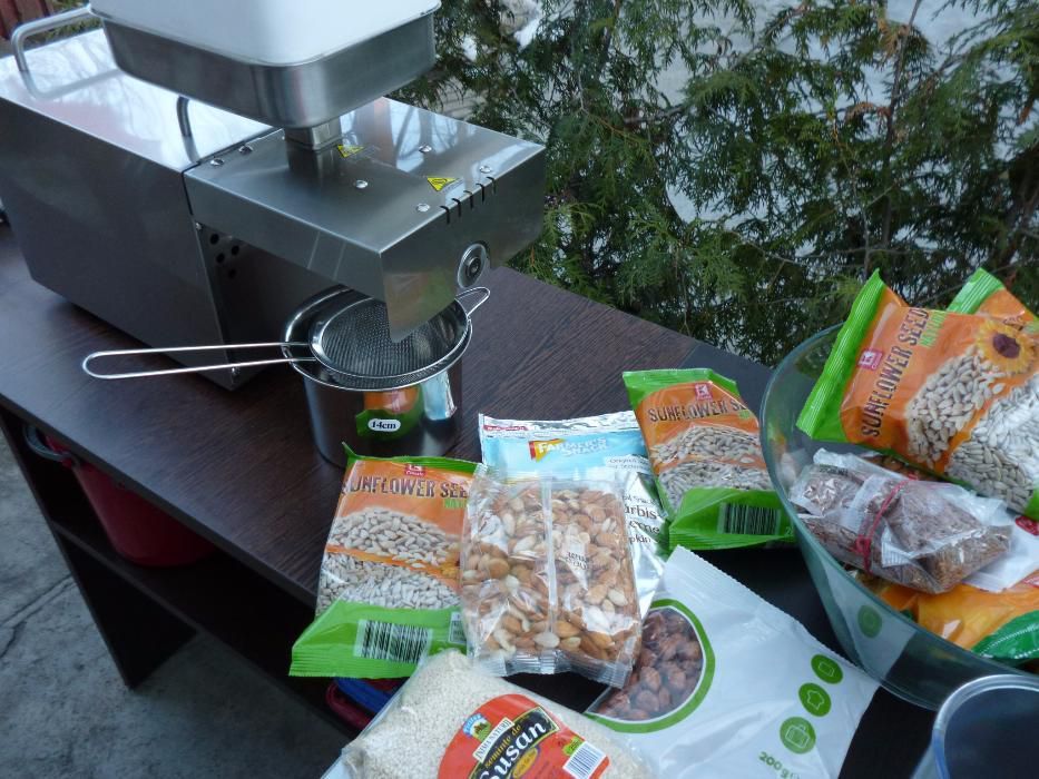 Presa ulei la rece - 0.4Kw 220V inox Garantie 1 an