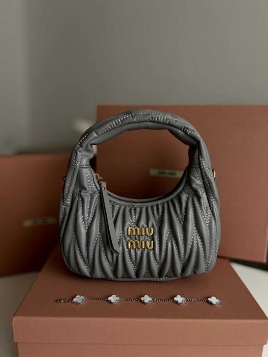 Дамска чанта – МIU МIU + подарък гривна