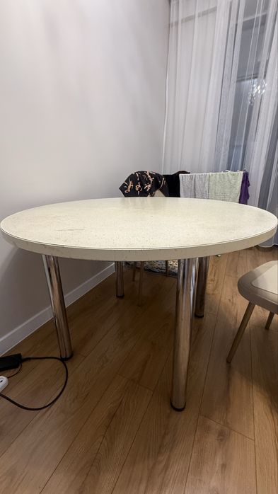 Продам кухонный стол