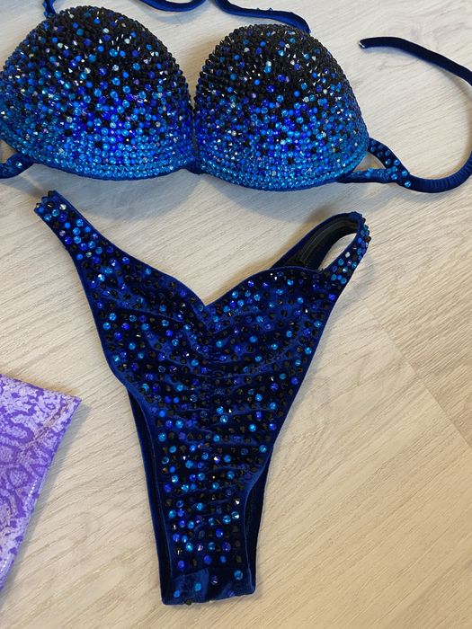 Costum Bikini Fitness – stare impecabilă, cristale Xirius