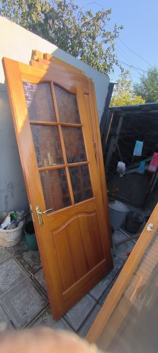 Продам двери деревянные