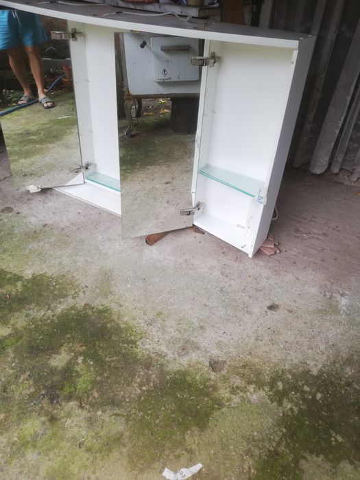 Dulap cu oglinda pt baie