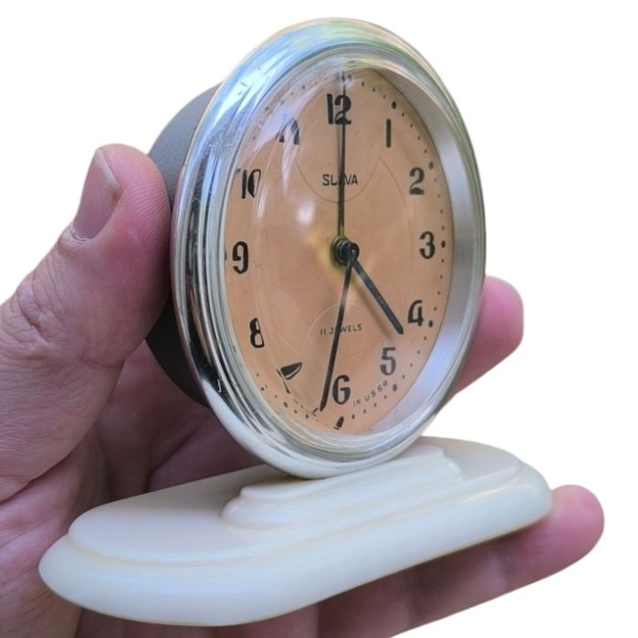 Ретро механичен будилник Slava (обслужен)