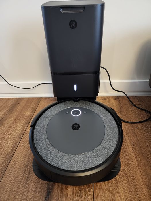 Robot aspirator iRobot Roomba i3+