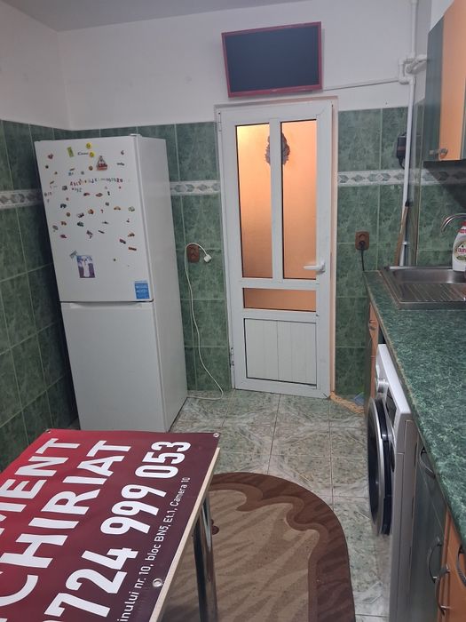 Închiriez apartament 2 camere decomandat