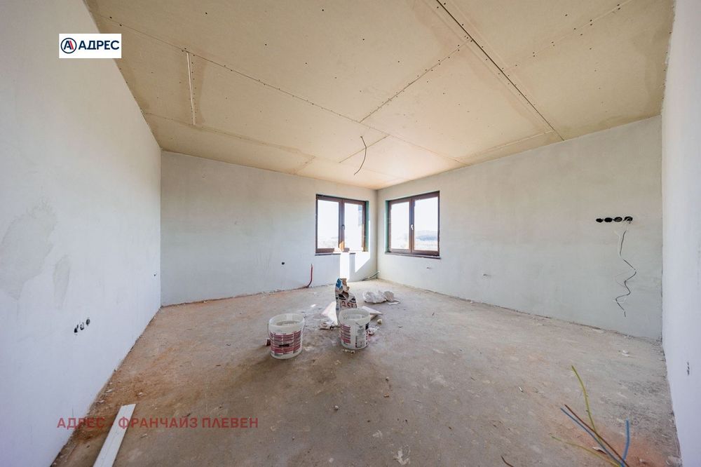 Къща в Плевен, област-с.Комарево площ 165 цена 120000