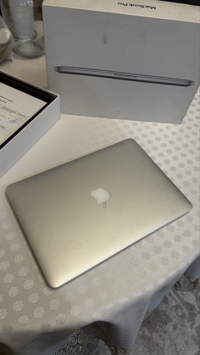 Продам macbook pro 2013