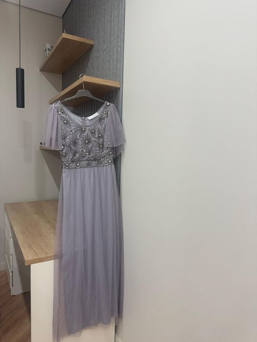 Платье нарядное.