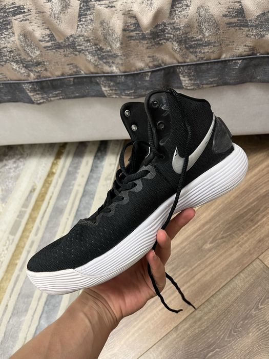 Кроссовки для спортзала