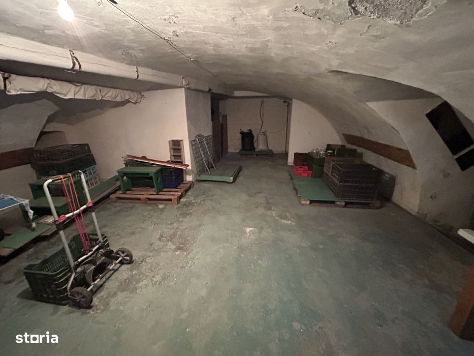Vand spatiu (fost restaurant) Aradul-Nou,pe Calea Timisorii,st.274 mp.