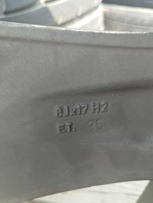 Гуми с джанти 17" за Mercedes