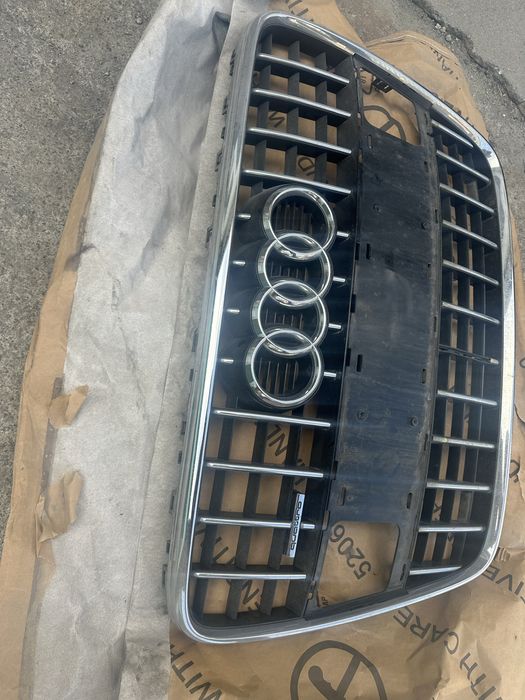 Audi Q7 4L 10-15г пр. Маска оригинална