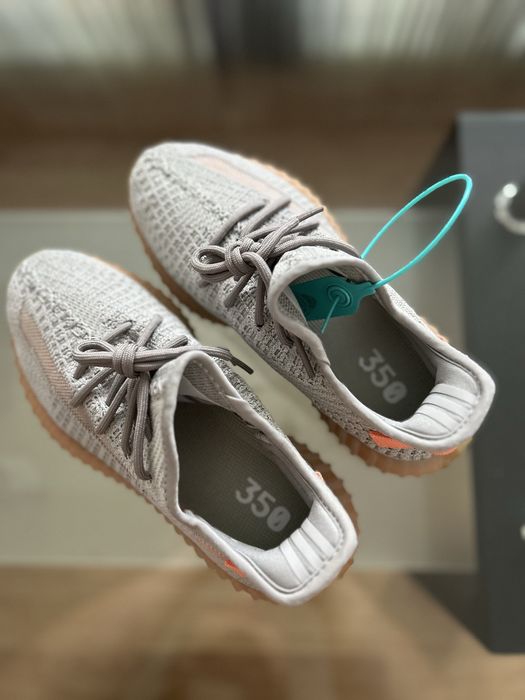 Yeezy Boost 350 V2