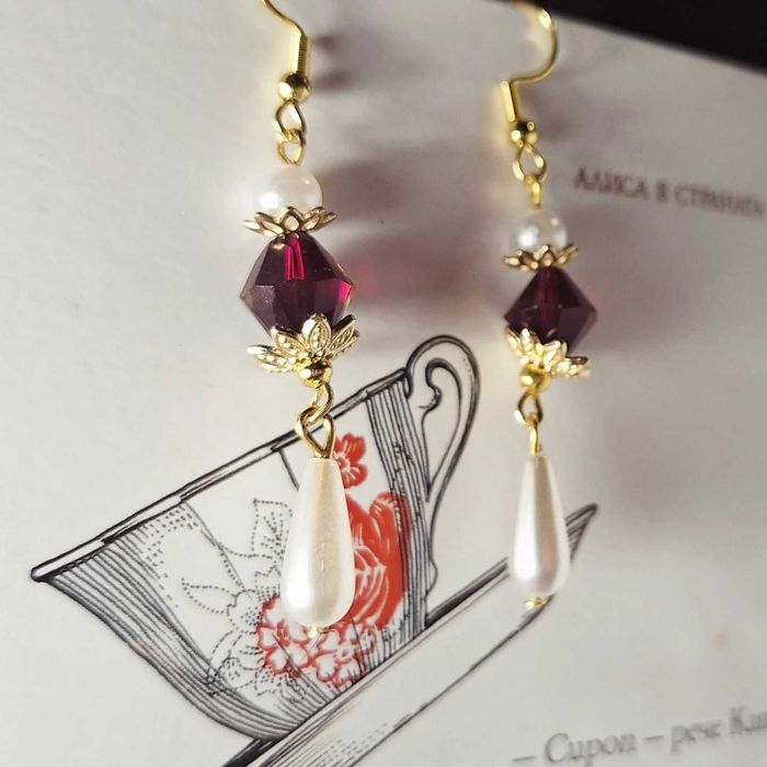 Хендмейд гривни, епоксидна смола, гердани с кристали, стомана, готик