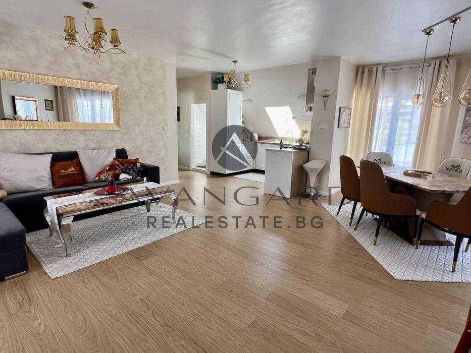 Продава се Тристаен апартамент в Пловдив, Център - 120 кв.м за 2508 €/кв.м - Снимка #4