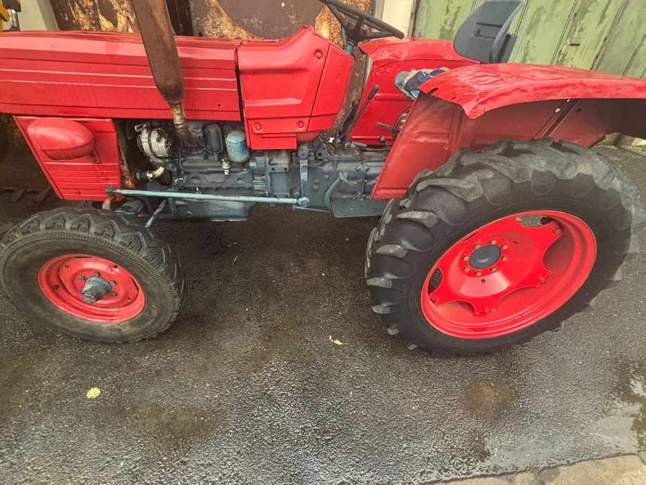 Tractor universal 445