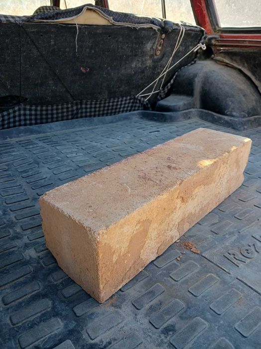 Shamot g'isht sotiladi