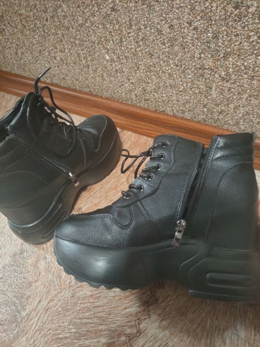 Ботинки на платформе