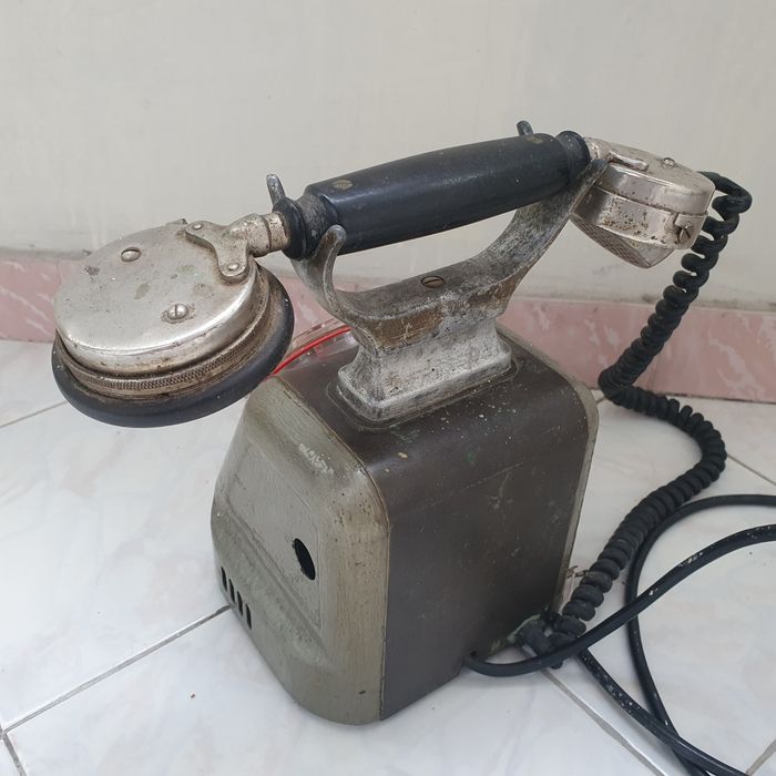 Стар Ретро телефон от Социализма