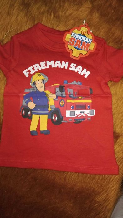 продавам НОВИ   детски дрехи