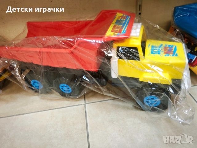 Детски Камион самосвал с подвижна каросерия 59см