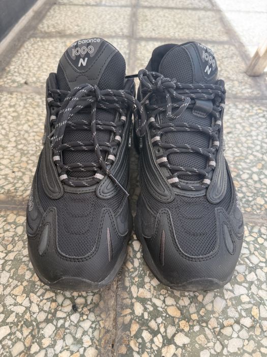 New Balance 1000 trainers in black