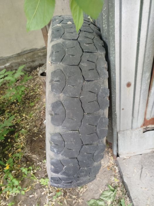 Продам две шины на зил