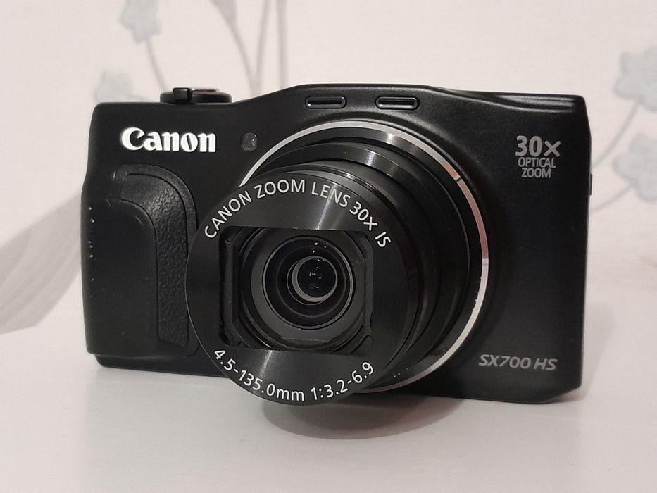 Aparat foto digital Canon SX 700 HS