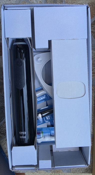 Електрическа четка за зъби Oral-B