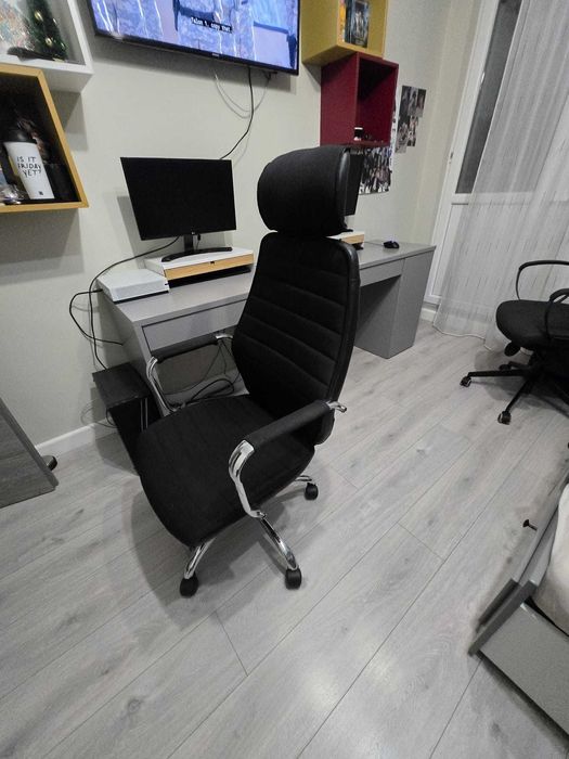 Scaun de birou ergonomic Kring Walter, cu tetiera, Negru