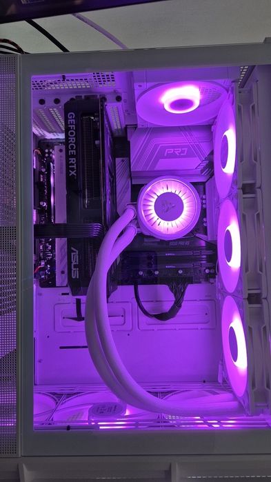 МОЩЕН Компютър С Ryzen 9 , RTX 5070