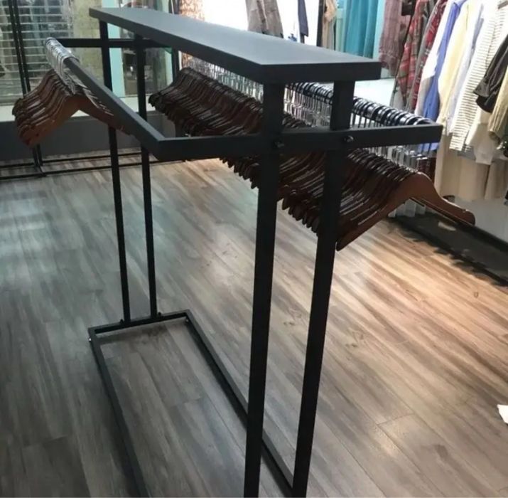 Стойка для одежды