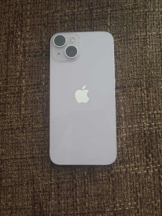 Продавам iPhone 14 в перфектно визуално и техническо състояние!
