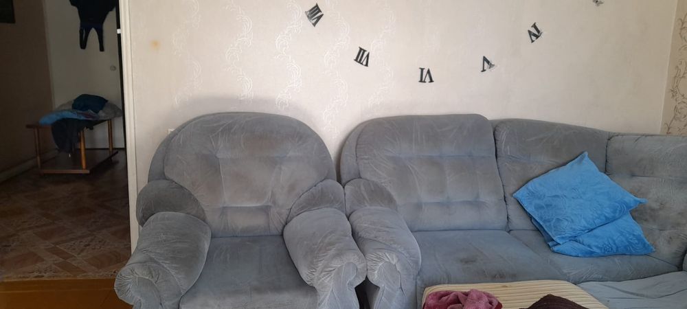 Продам.диван угловой+кресло