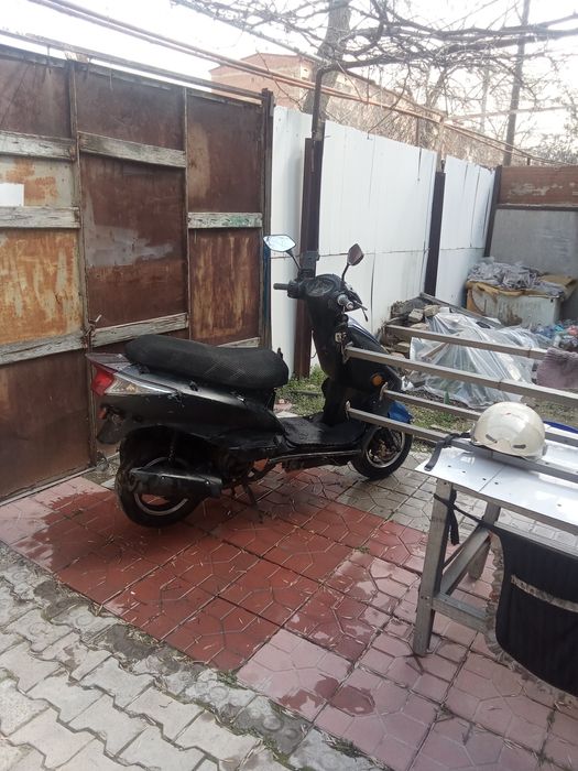 Продаю скутер 150 куб