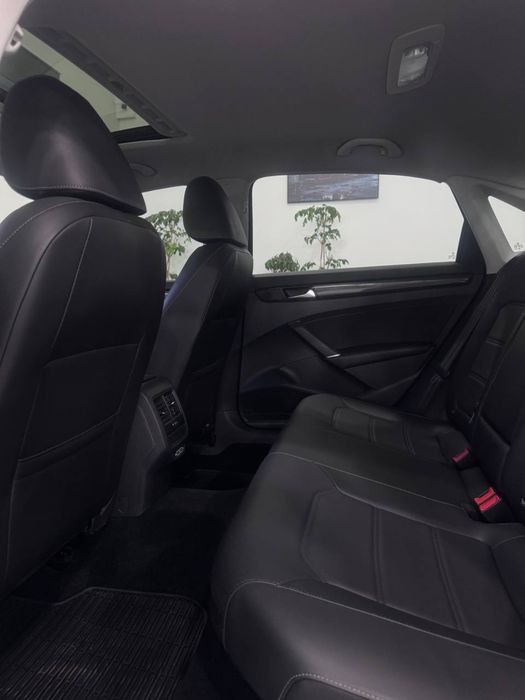 Volkswagen Passat 2.0  R-Line