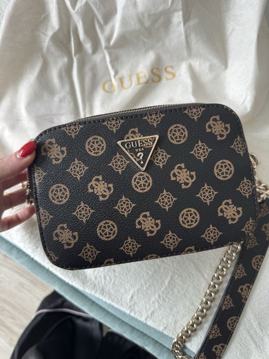 Дамска чанта Guess