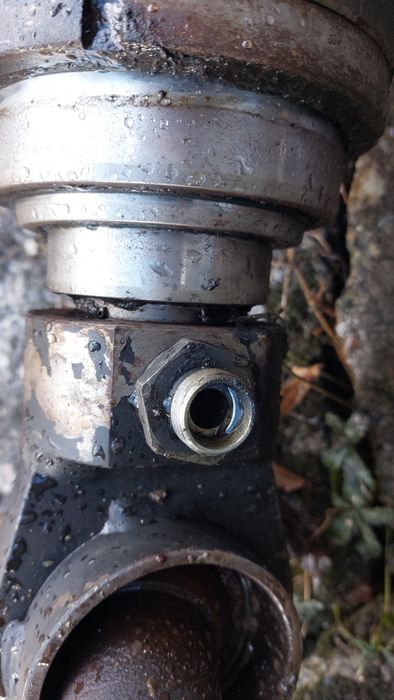 Vând cilindru basculare compatibil 8x4,6x4 man,iveco,daf...