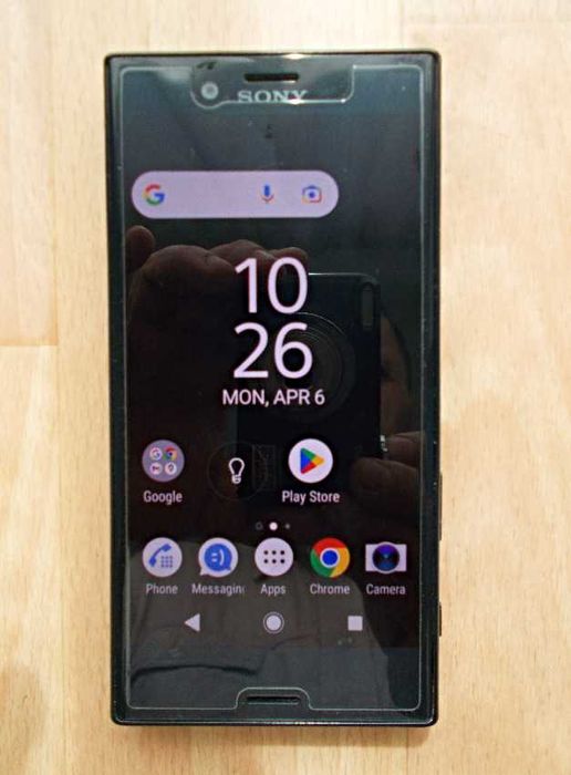 Смартфон Sony Xperia X-compact. Мн. добър