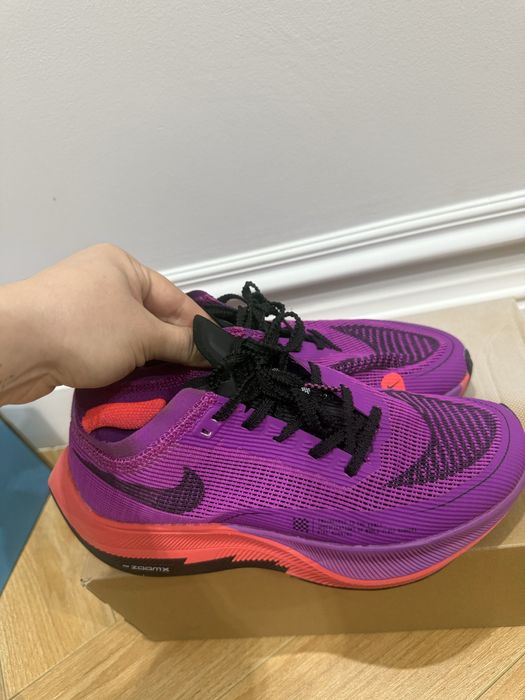 Продам беговые кроссовки Nike