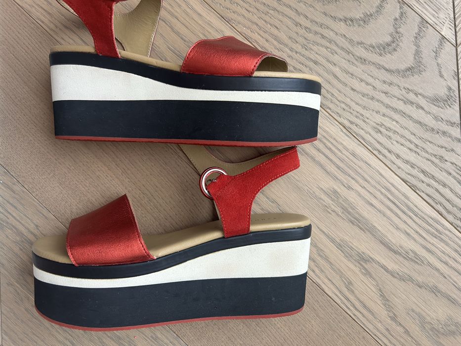 Sandale Eureka piele rosie, marimea 35, ca noi