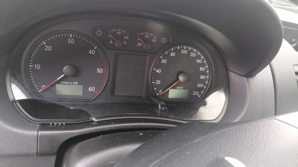 dezmembrez vw polo 9n 1.4 tdi bluemotion/bara fata polo 9n/faruri polo