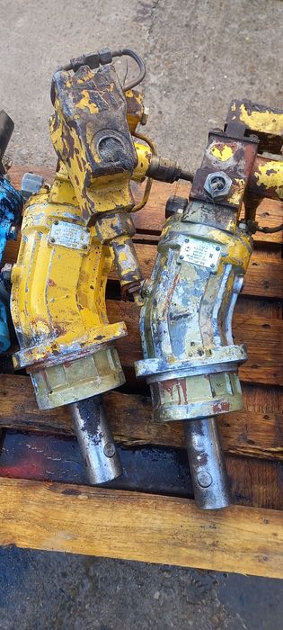 pompa hidraulica de pe macara Bumar 40 t / hidromotor pompa