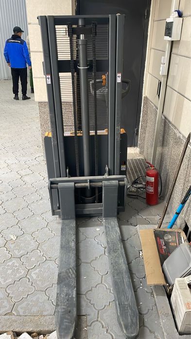 Электроштабелер CDD15R-EN (2.5м)