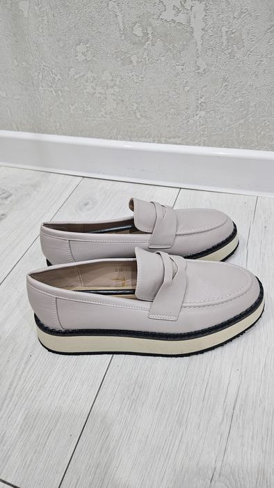 Срочно Продам лоферы