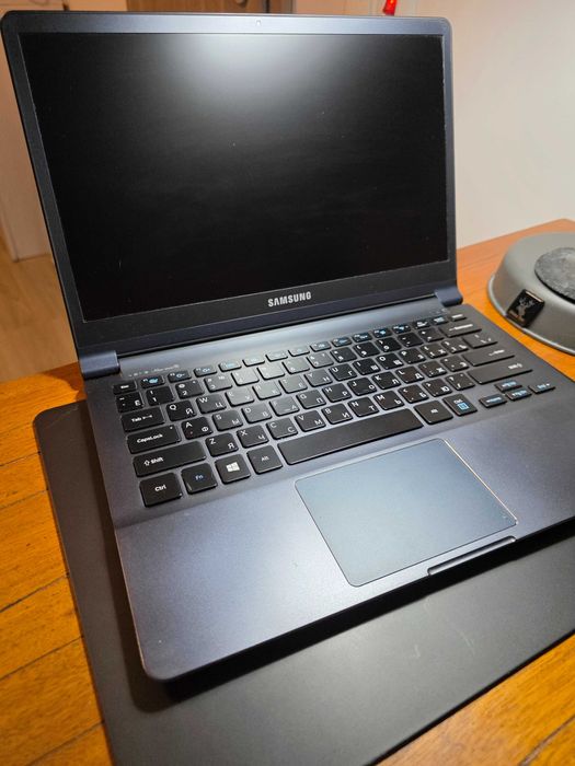 Лаптоп Samsung NP900X3C