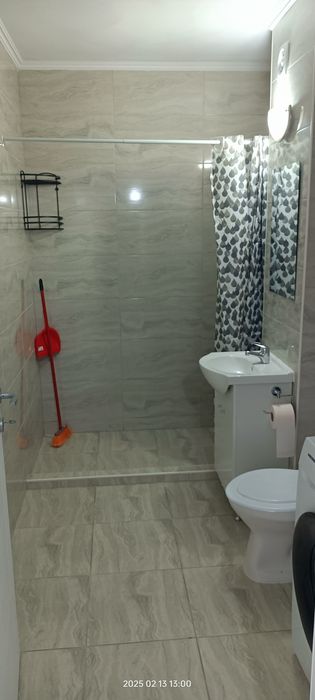 Închiriez garsonieră