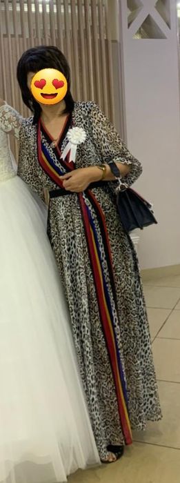 Продам платье б/у