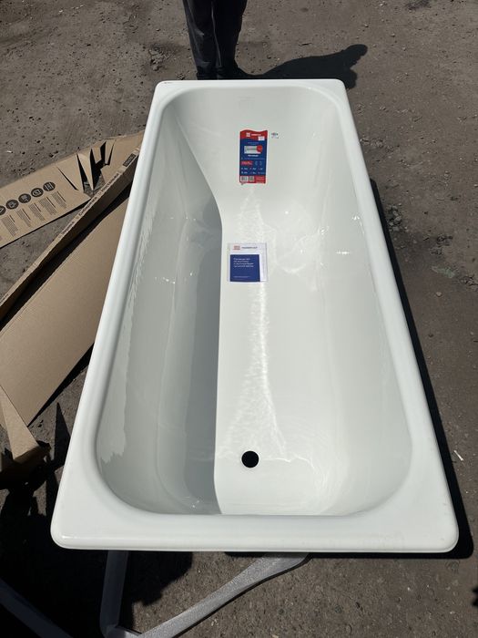 Ванны российского производства сталные и чугунный. Сантехника.