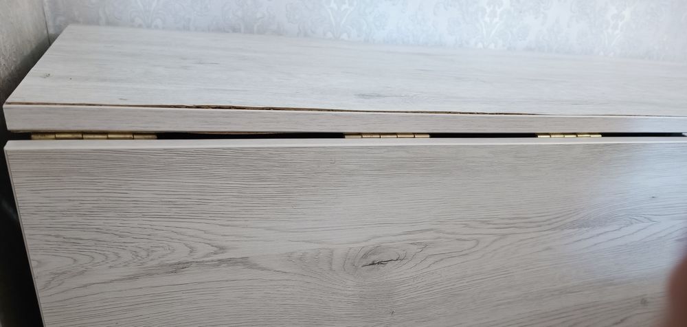 Продам гостиный стол